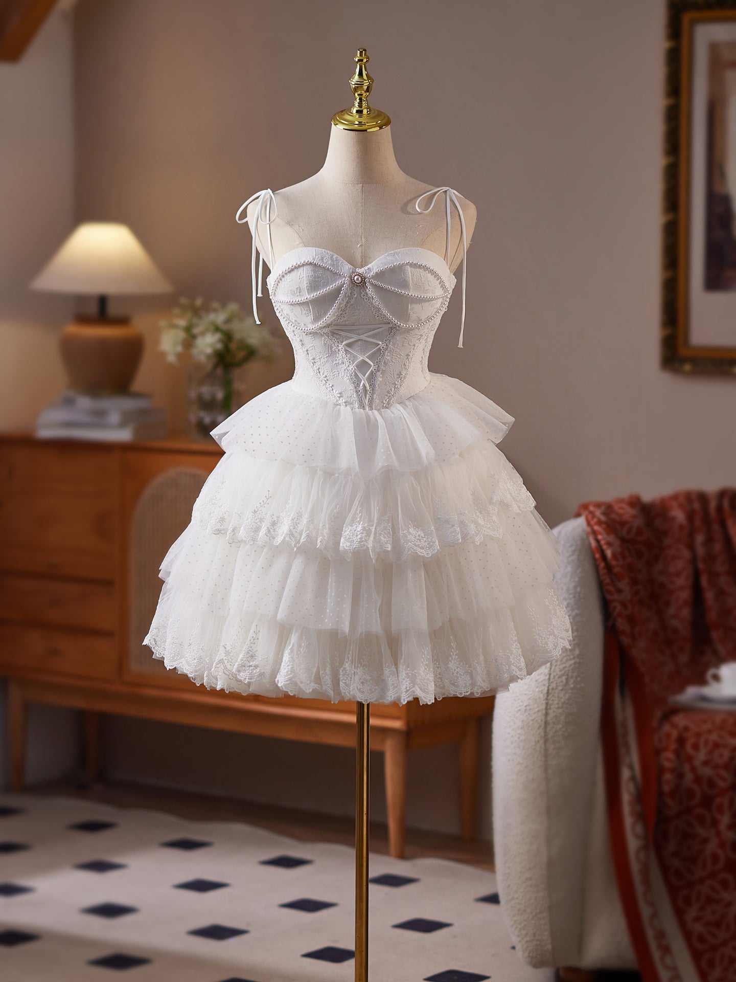 Sweetheart A Line Layers White Spaghetti Straps Short Homecoming Dress with Pearls