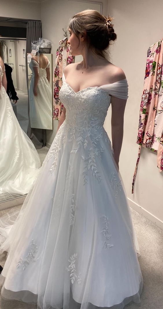 Off Shoulder Lace Wedding Dresses A-Line Wedding Dresses Long Wedding Dresses Bridal Gown