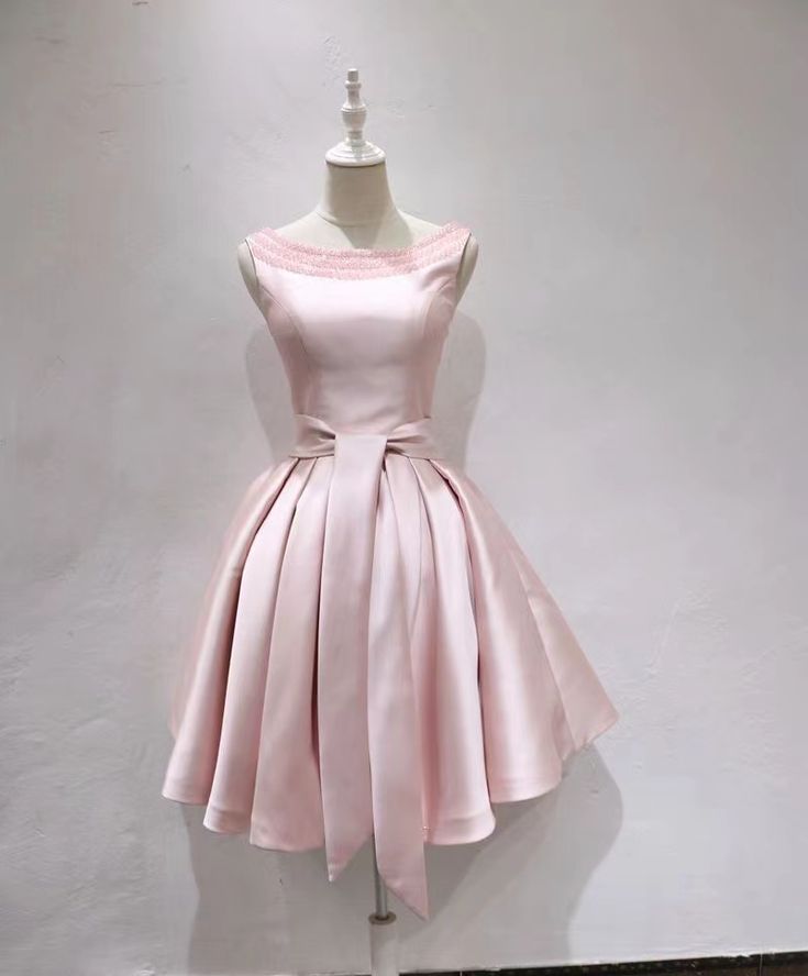 O-Neck Homcoming Dress Satin Sleeveless Dress With Beads