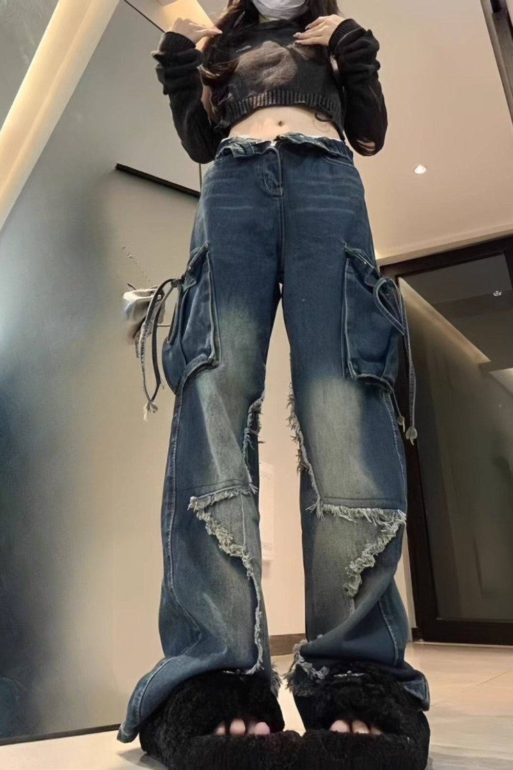 Frayed Star Patch Cargo Pocket Raw Waist Wide Leg Denim Jeans