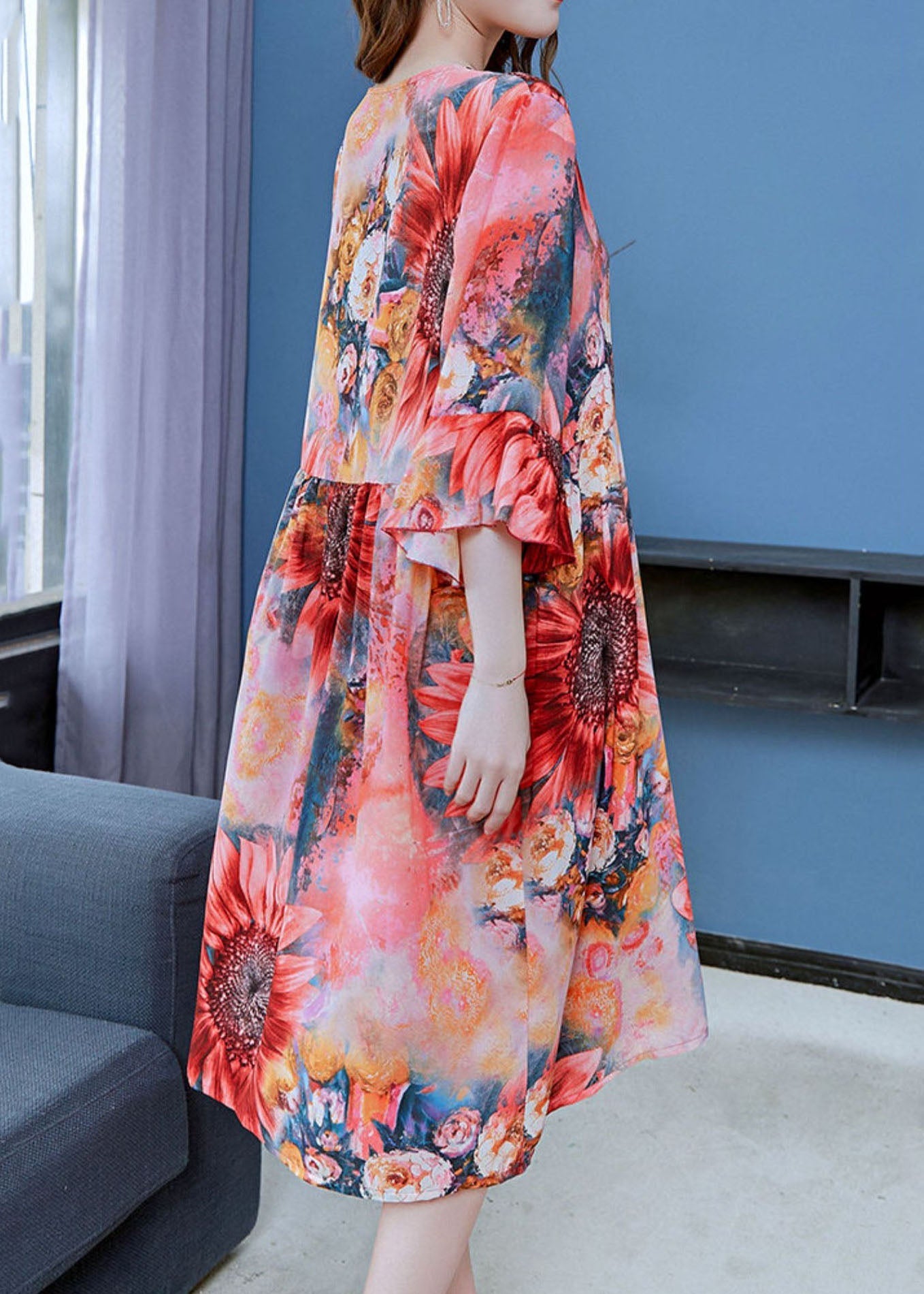 Effortlessly Elegant Dress with a Timeless Design