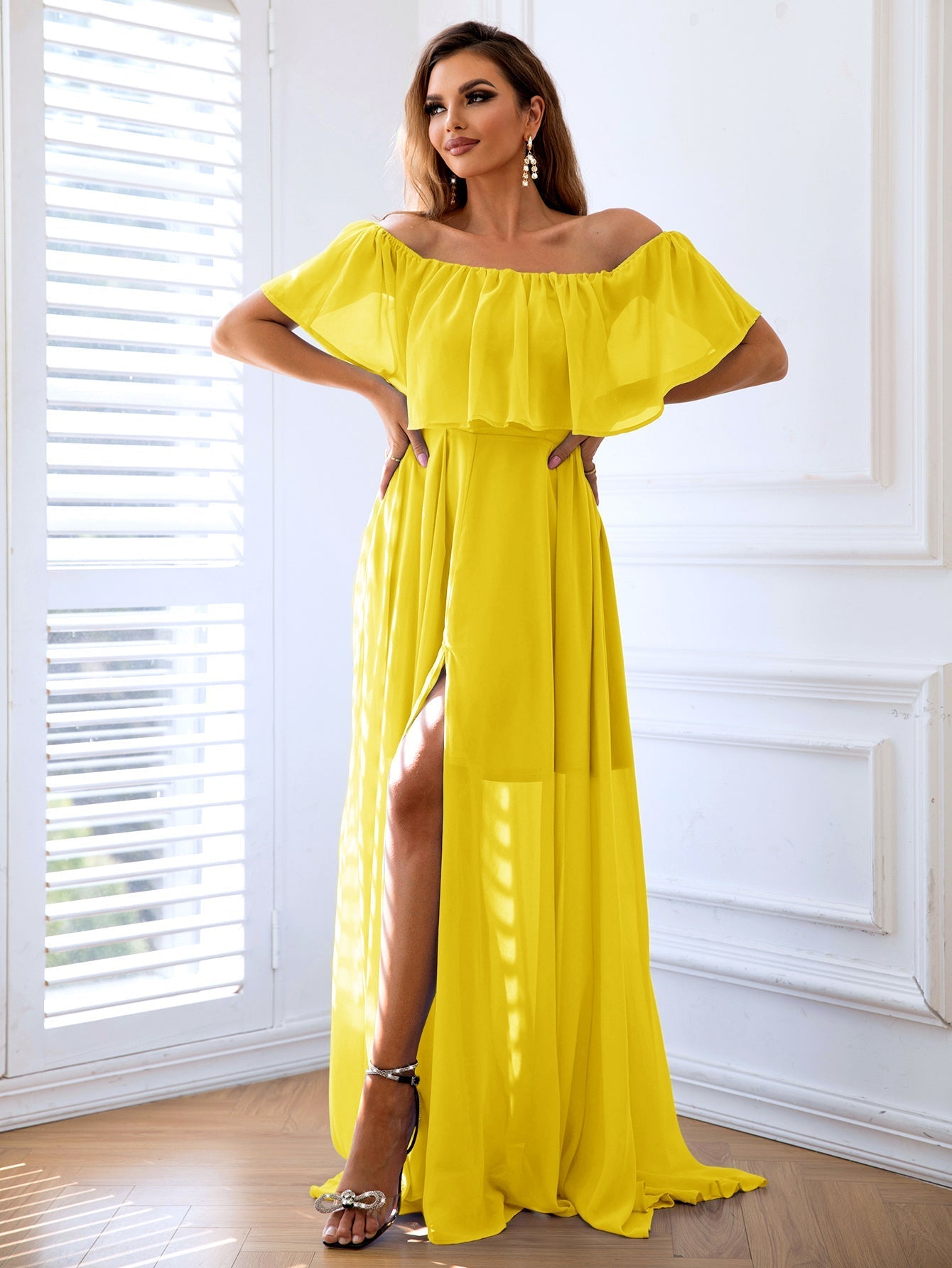 Classic Vintage Dress with a Flattering Fit