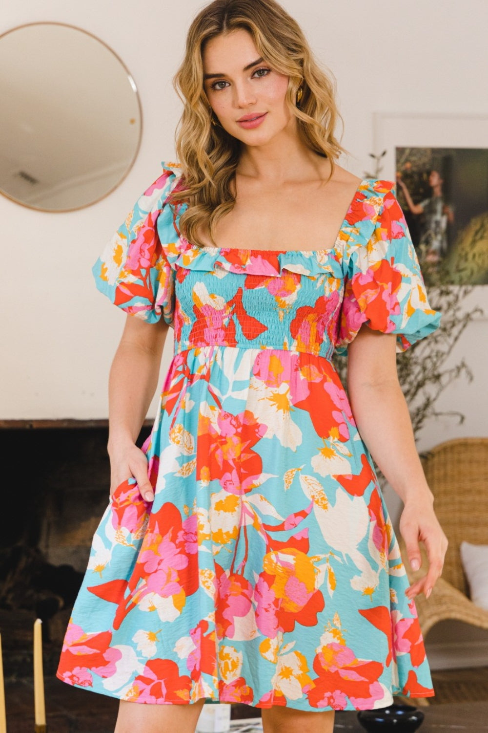 Beautifully Finished Dress in a Timeless Design