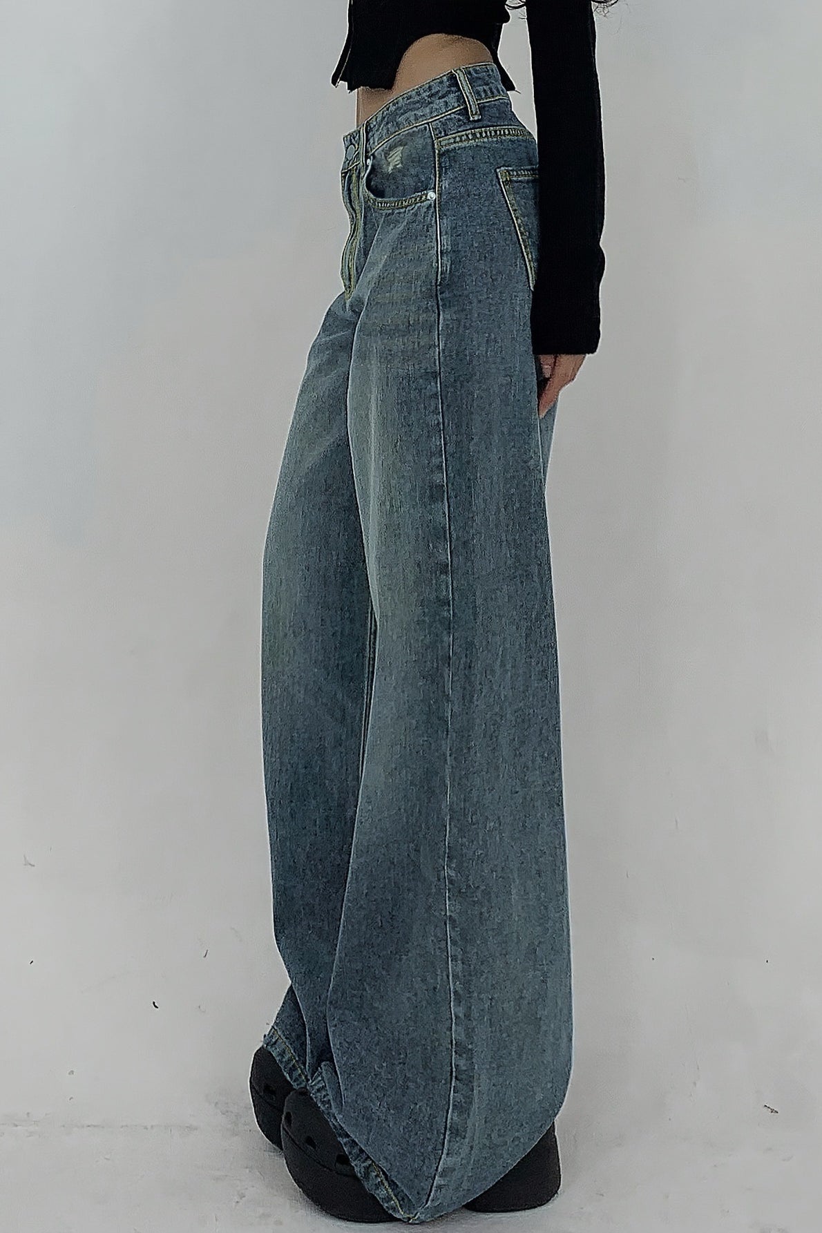 Distressed Wide Leg Floor Length Jean