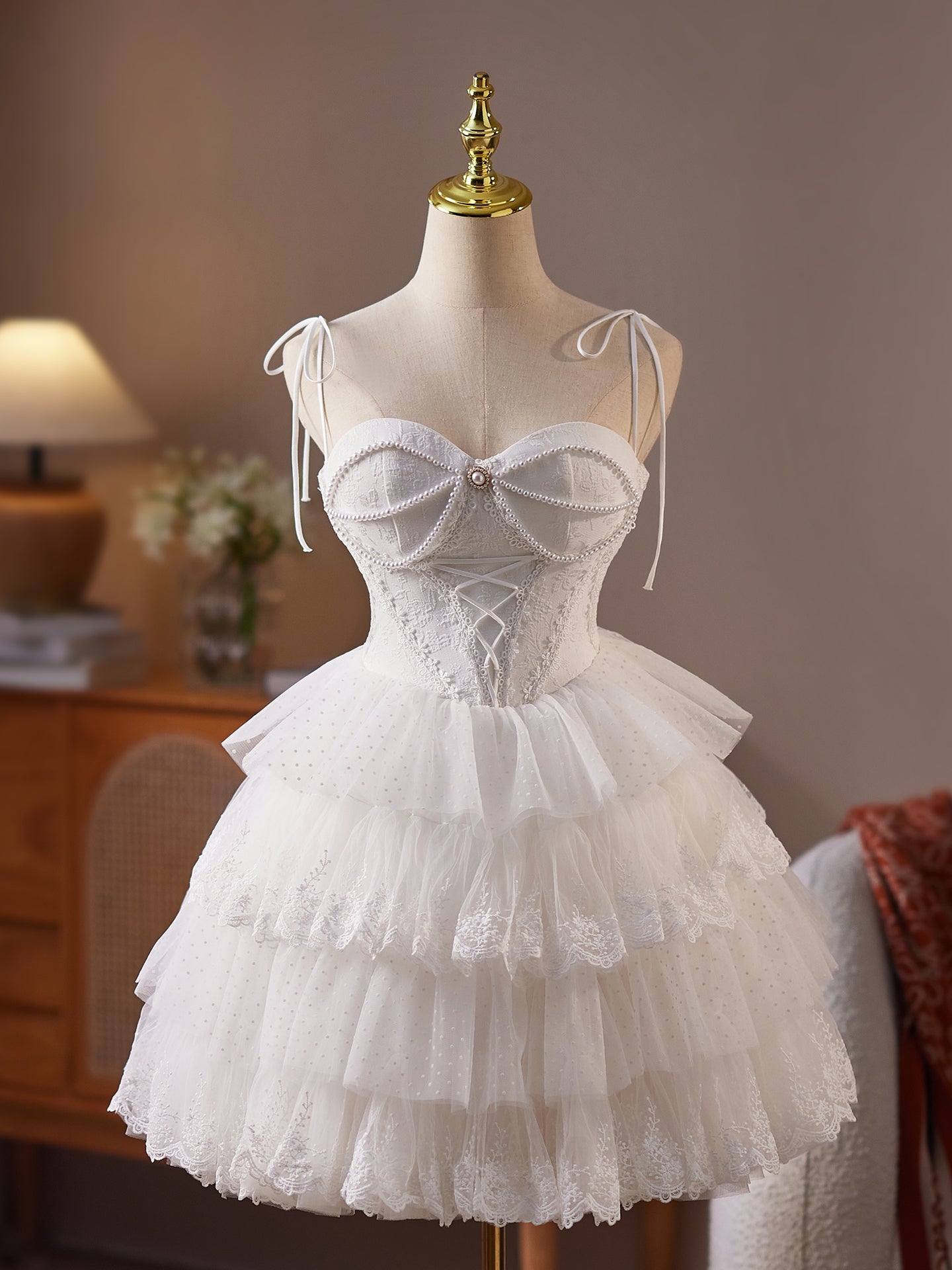 Sweetheart A Line Layers White Spaghetti Straps Short Homecoming Dress with Pearls