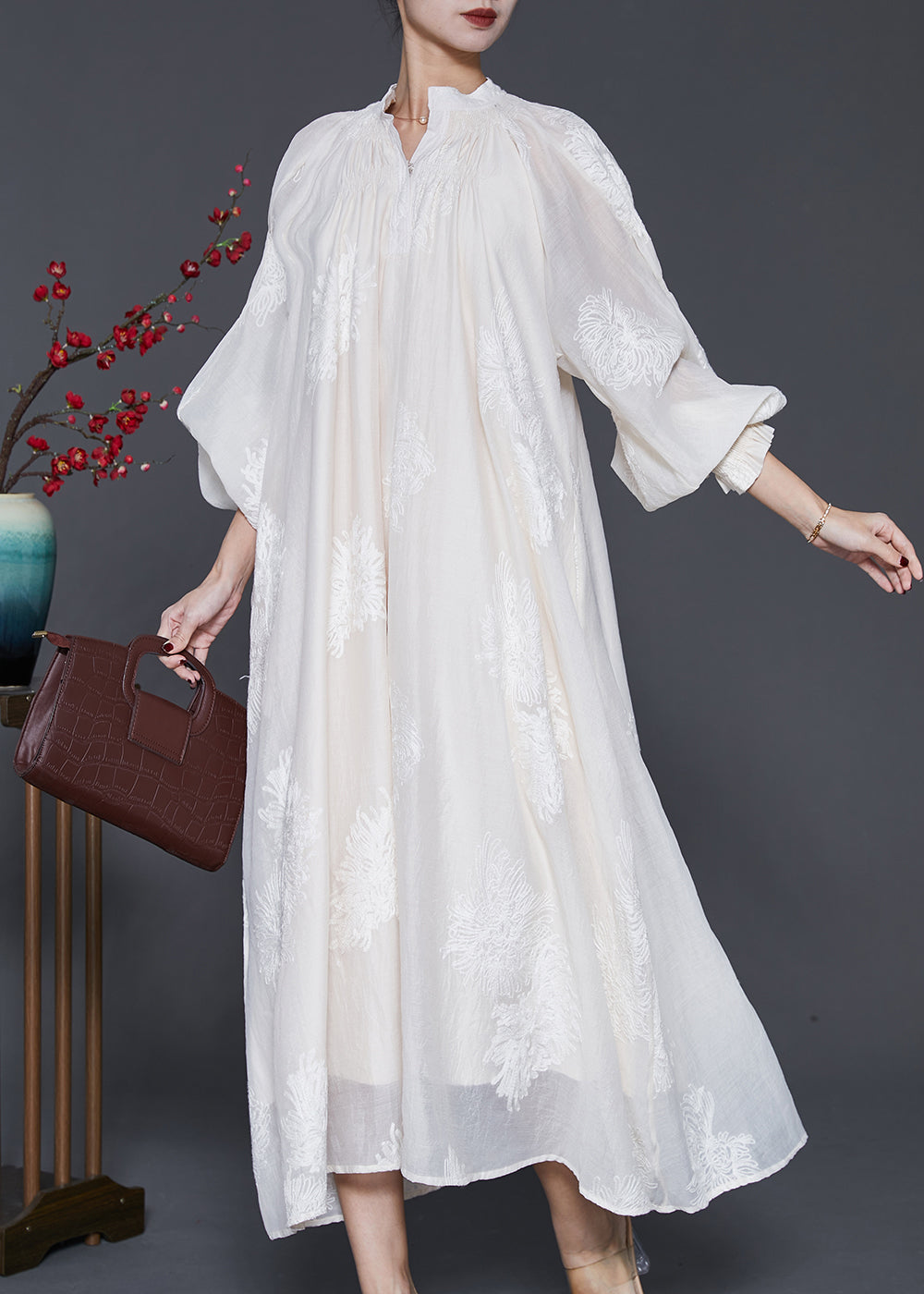 Well Tailored Dress with a Graceful Silhouette