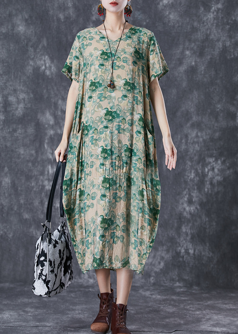 Classic Vintage Dress with a Flattering Fit