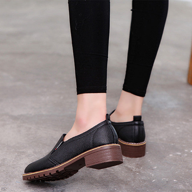 Round Toe Lace-Up Oxford Flats