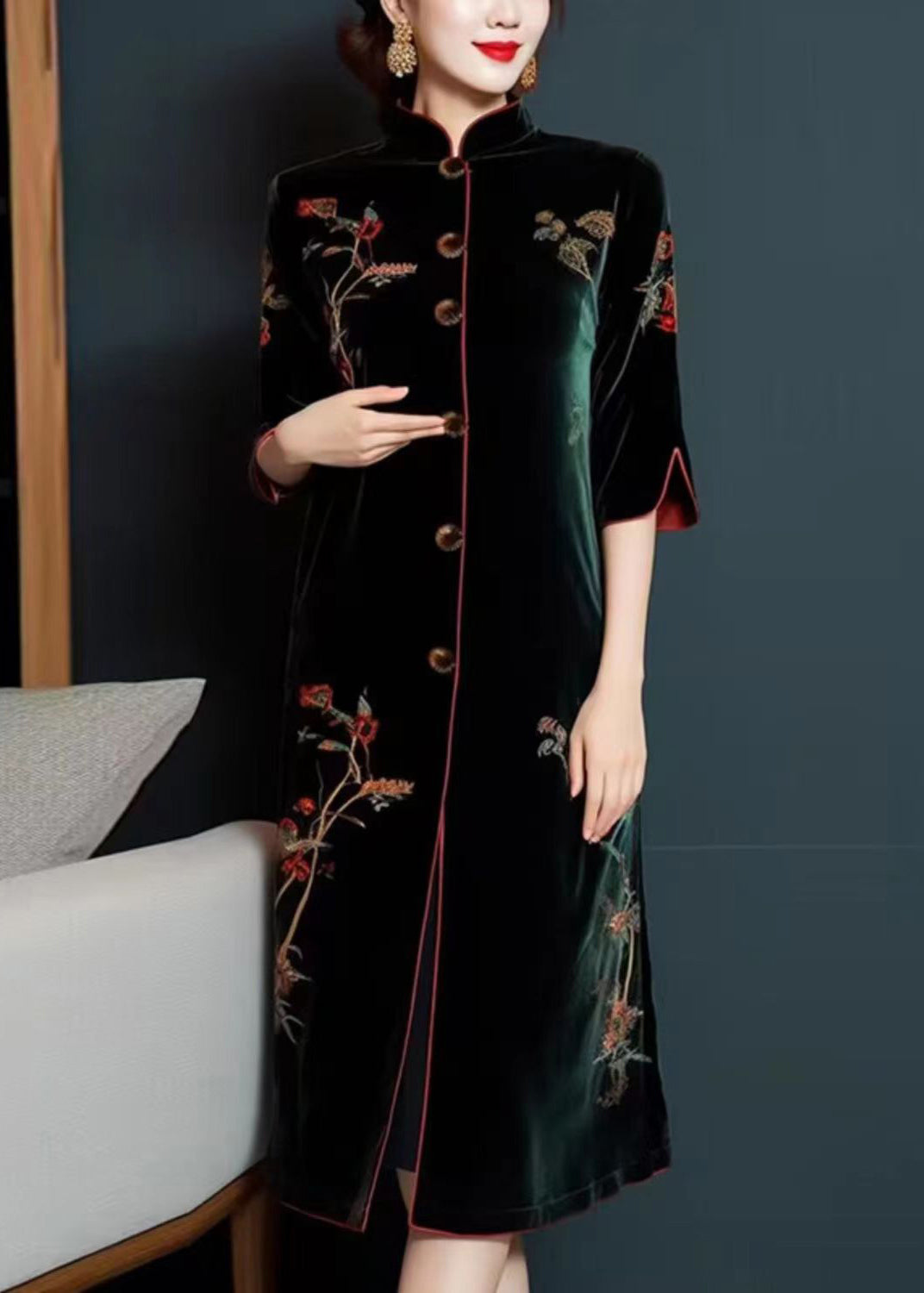 Beautifully Crafted Dress in a Classic Style
