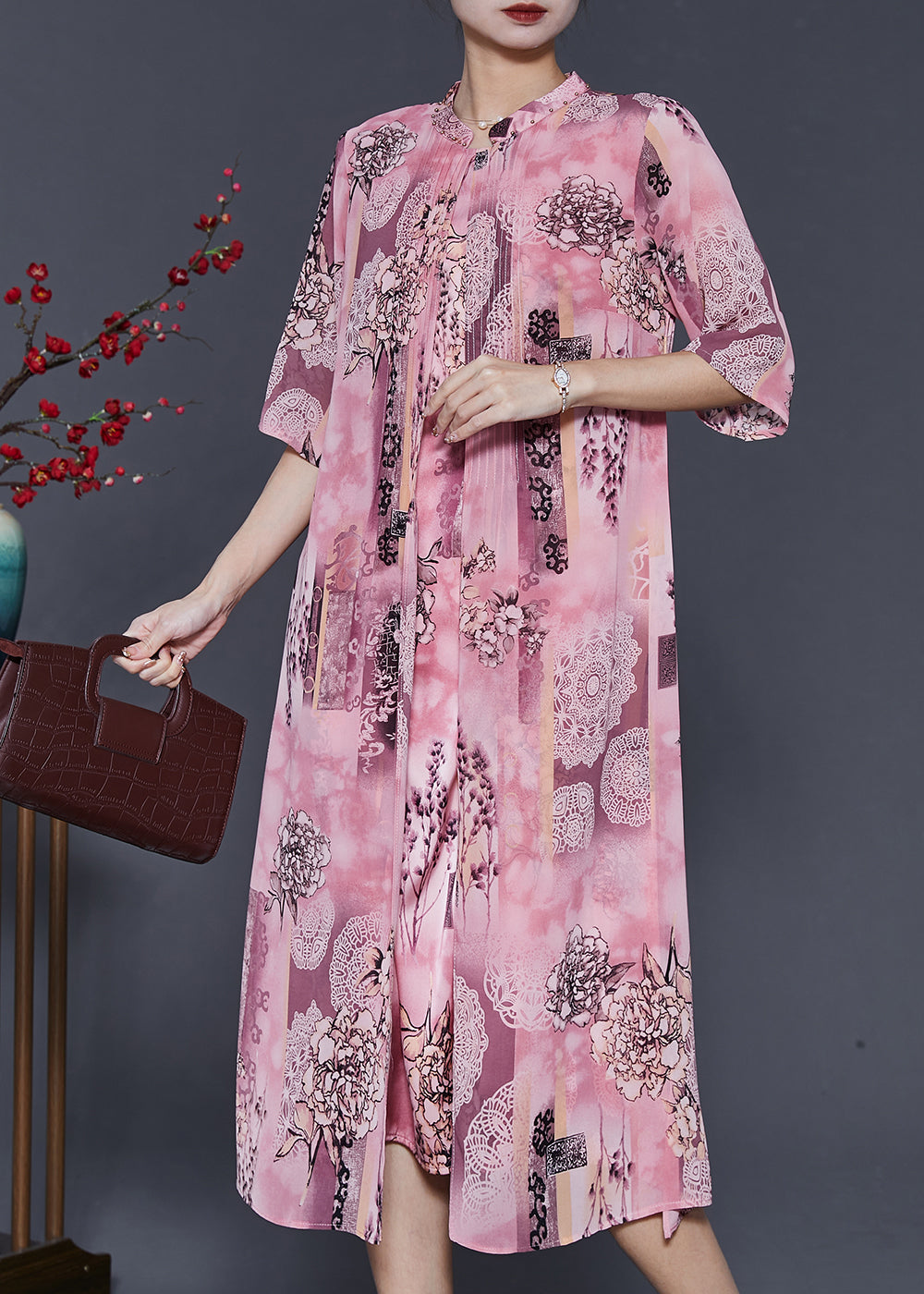 Well Tailored Dress with a Graceful Silhouette
