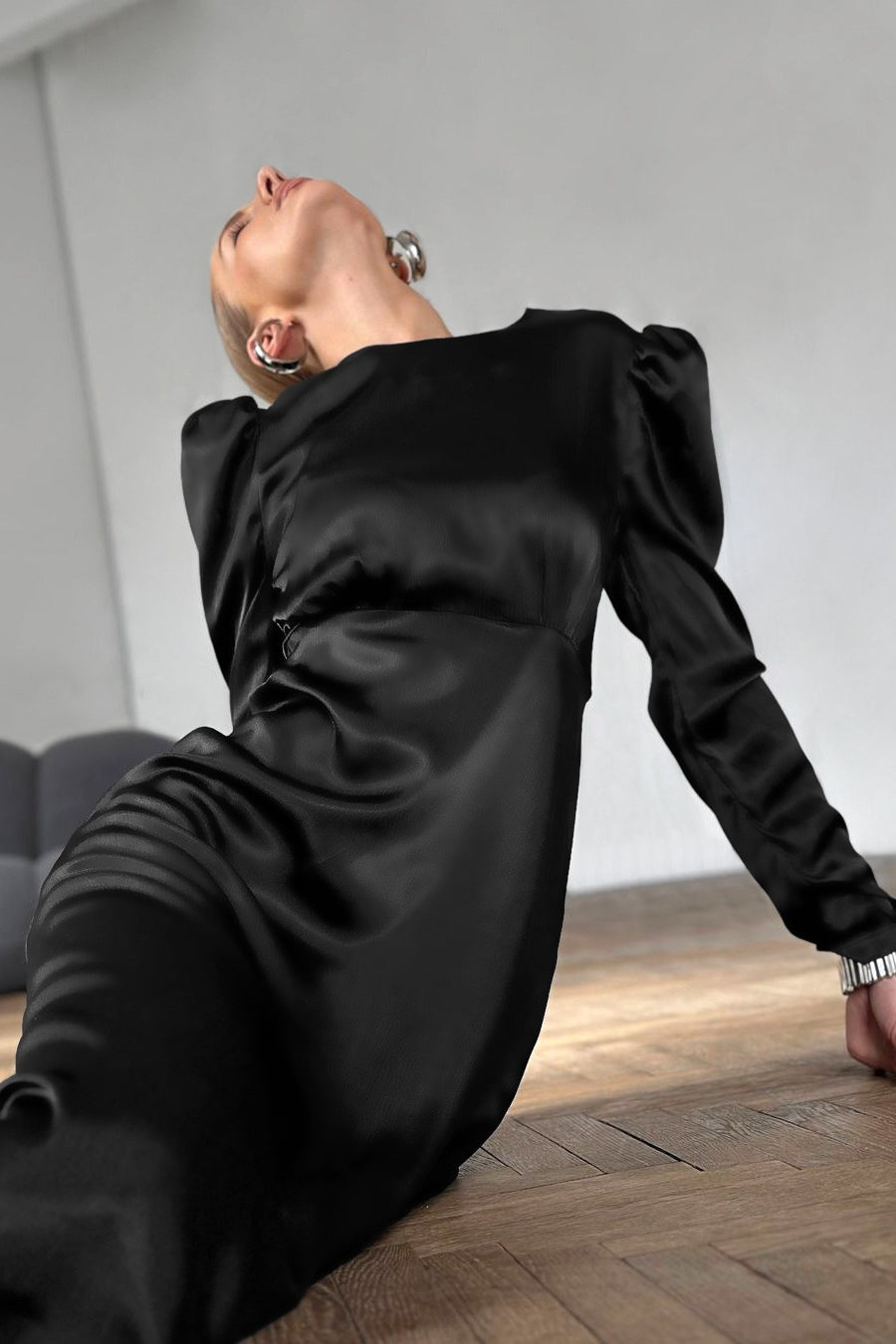 Black Satin Puff Sleeve Midi Dress - View 4