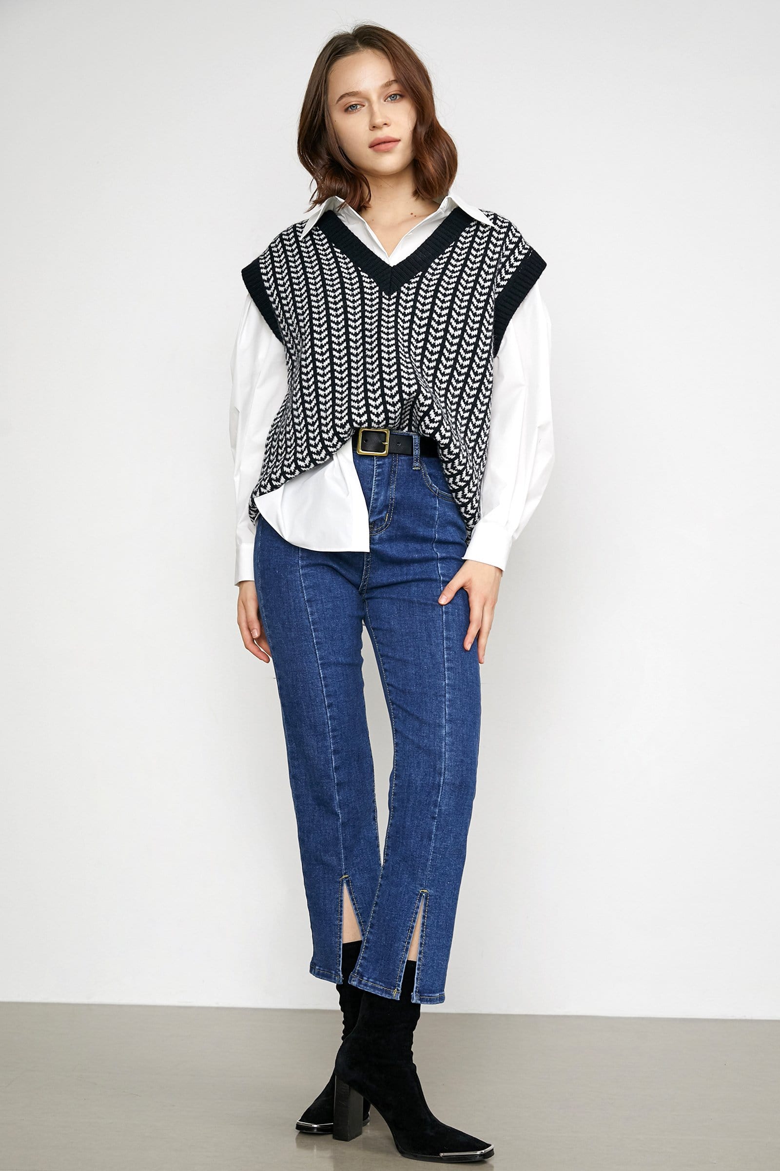 Aurelius Black V-Neck Sweater Vest