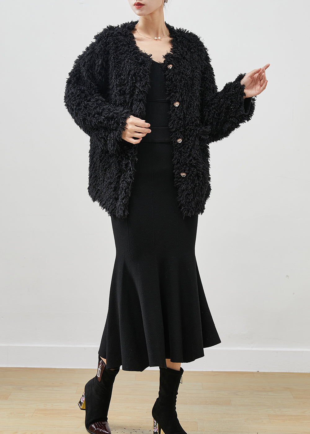 Beautifully Finished Dress in a Timeless Design