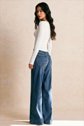 Elegant Lace V-Neck Slim Fitted Long Sleeve Tee