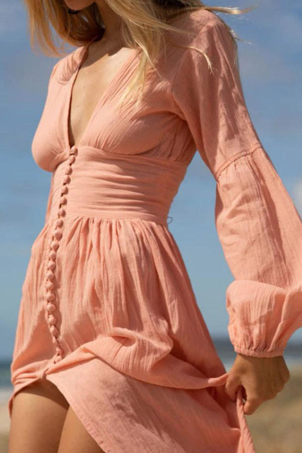 Beautifully Finished Dress in a Timeless Design
