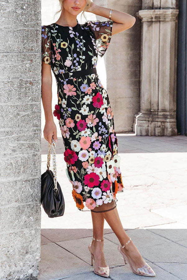 Effortlessly Elegant Dress with a Timeless Design