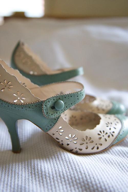 Hollow High Heel Pumps