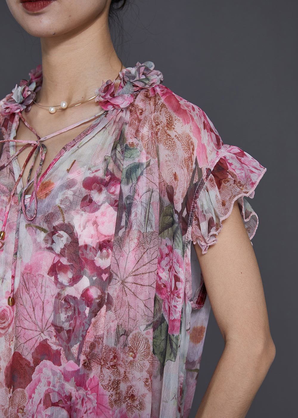 Beautifully Finished Dress in a Timeless Design