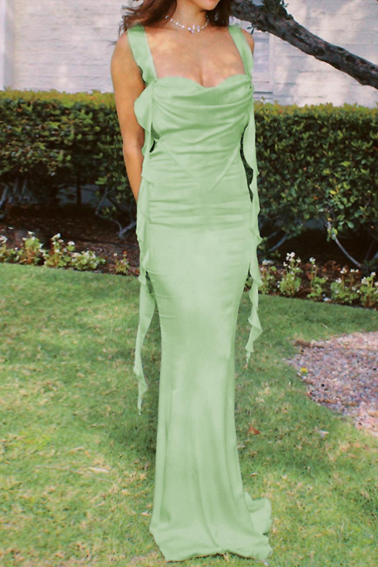 Gracefully Styled Dress for Any Occasion