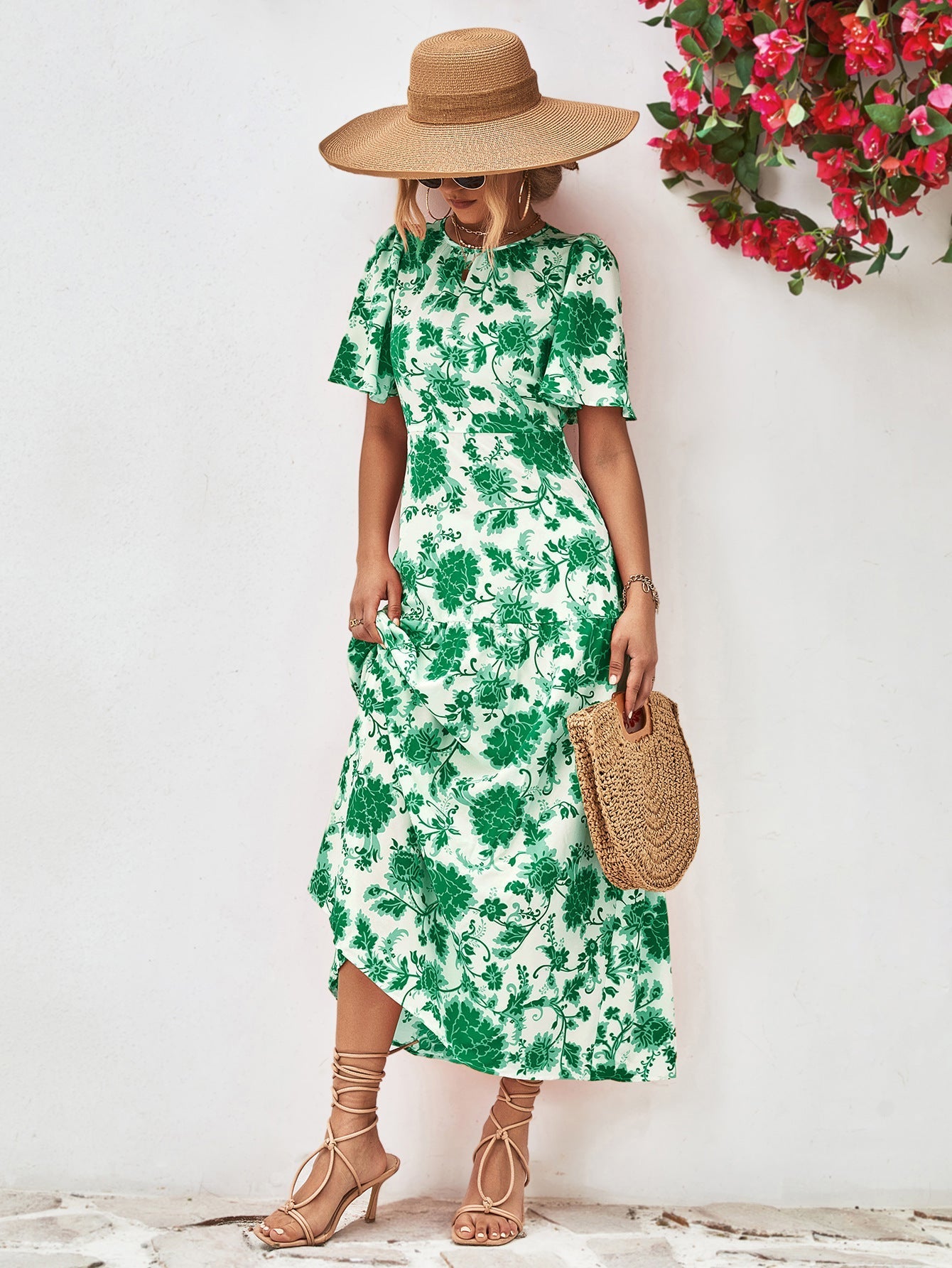Classic Vintage Dress with a Flattering Fit