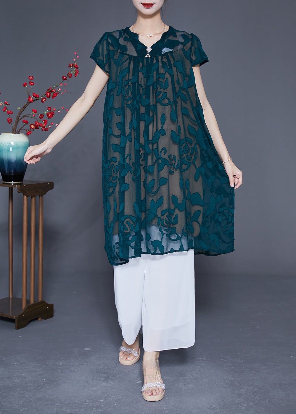 Beautifully Crafted Dress in a Classic Style