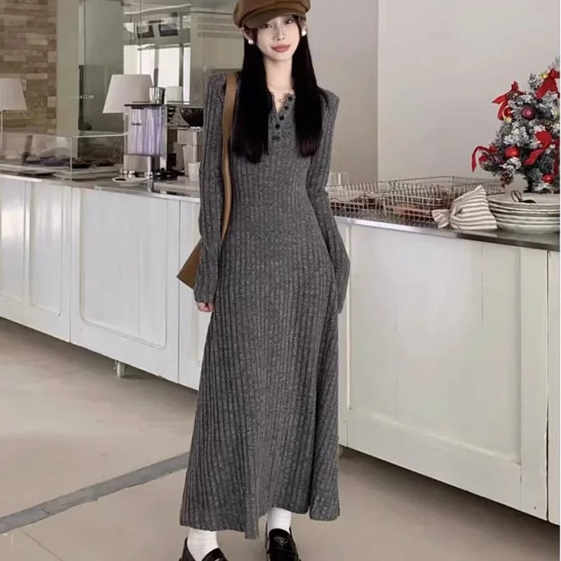 Teresa Elegant Vintage Knit Dress with Relaxed Fit and Layered Outfit Styling