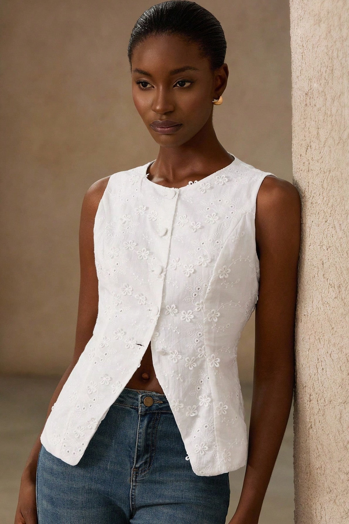 Floral Eyelet Embroidered Crew Neck Button Front Split Hem Vest Top 4