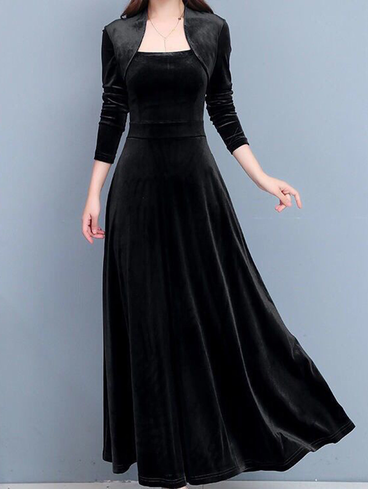 Well Tailored Dress with a Graceful Silhouette