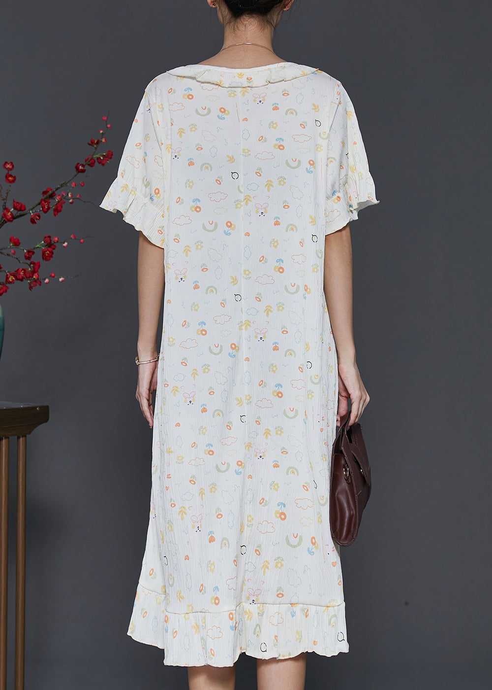 Well Tailored Dress with a Graceful Silhouette
