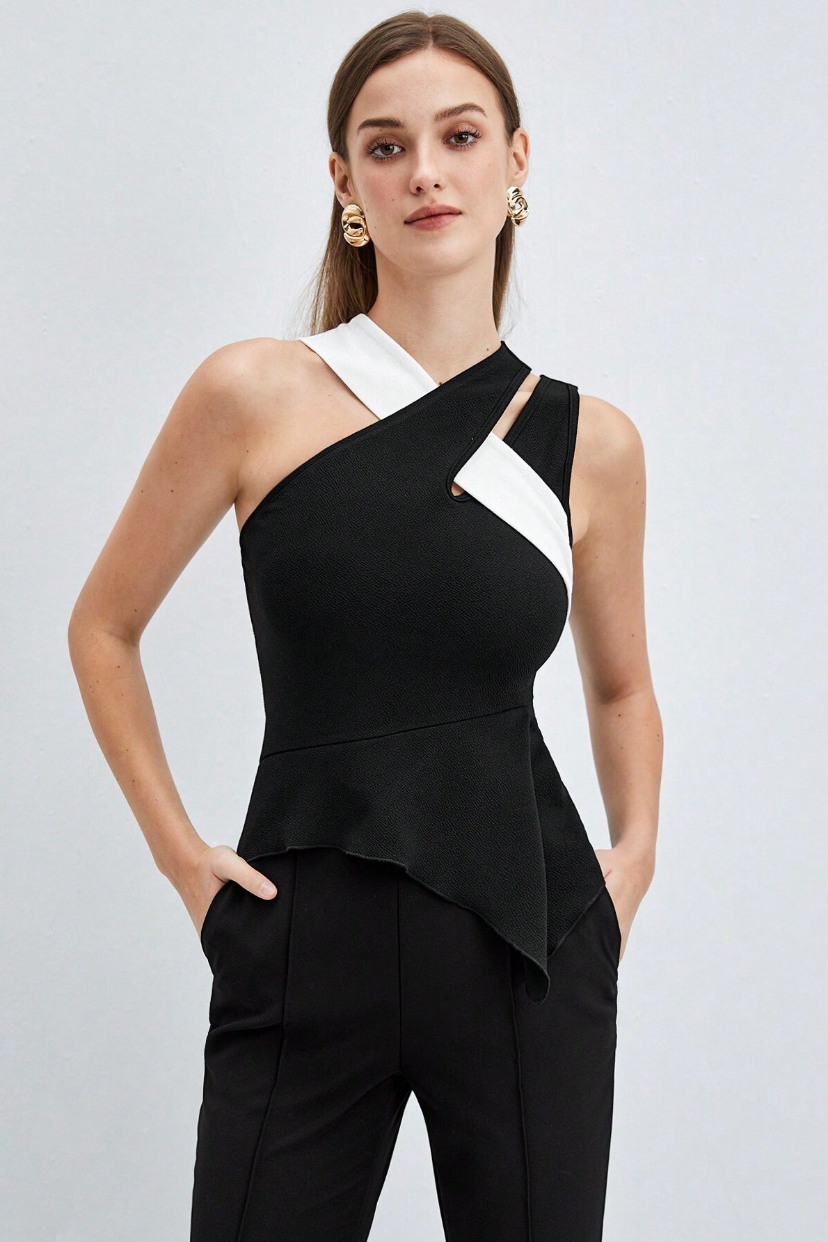 Contrast Crisscross Strap Cut Out Asymmetric Hem Peplum Top