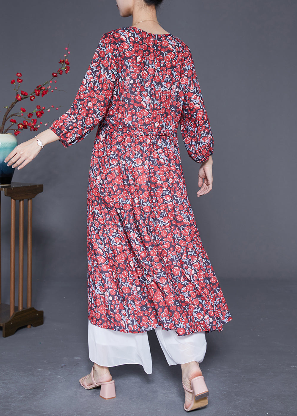 Classic Vintage Dress with a Flattering Fit