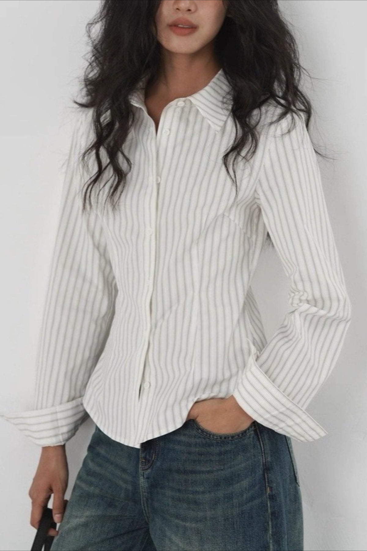 Striped Collared Long Sleeve Fitted Waist Button Front Shirt