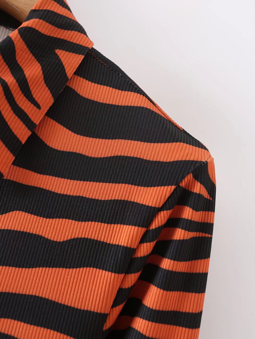 Polo Collar Single-Breasted Animal Print Thread Knitted Dress