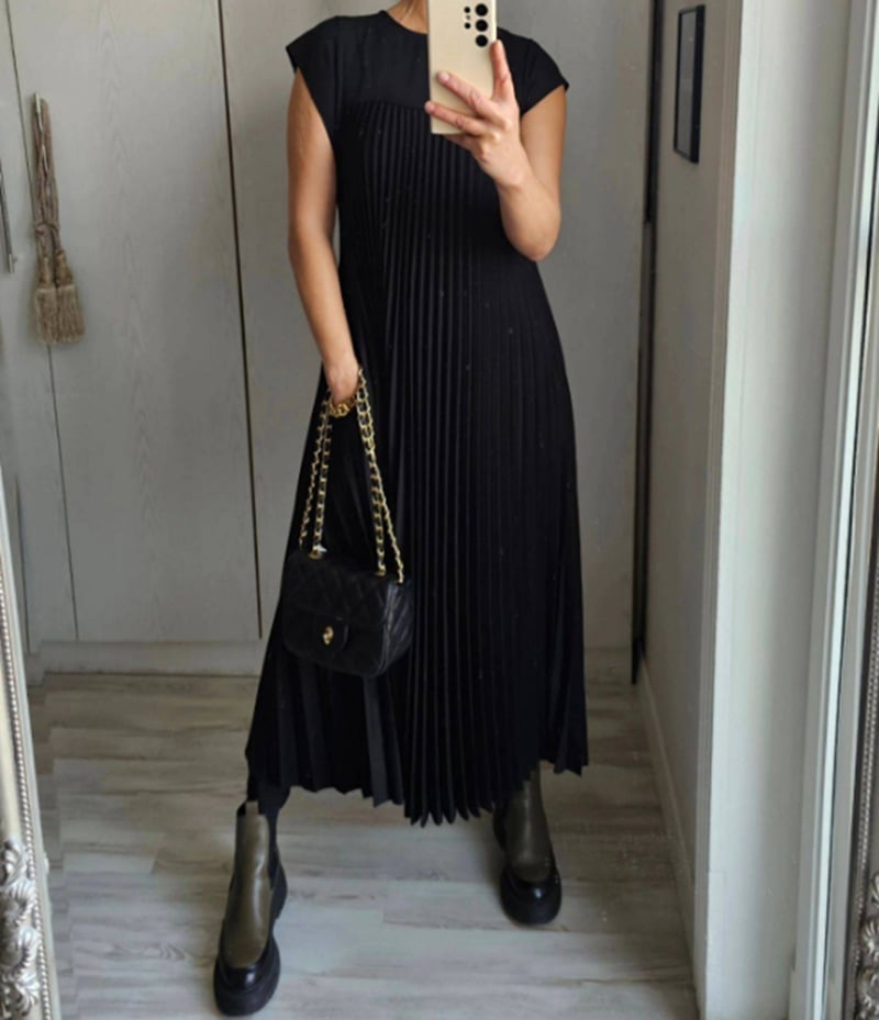 Jamie | Timeless and Comfortable Dress Black