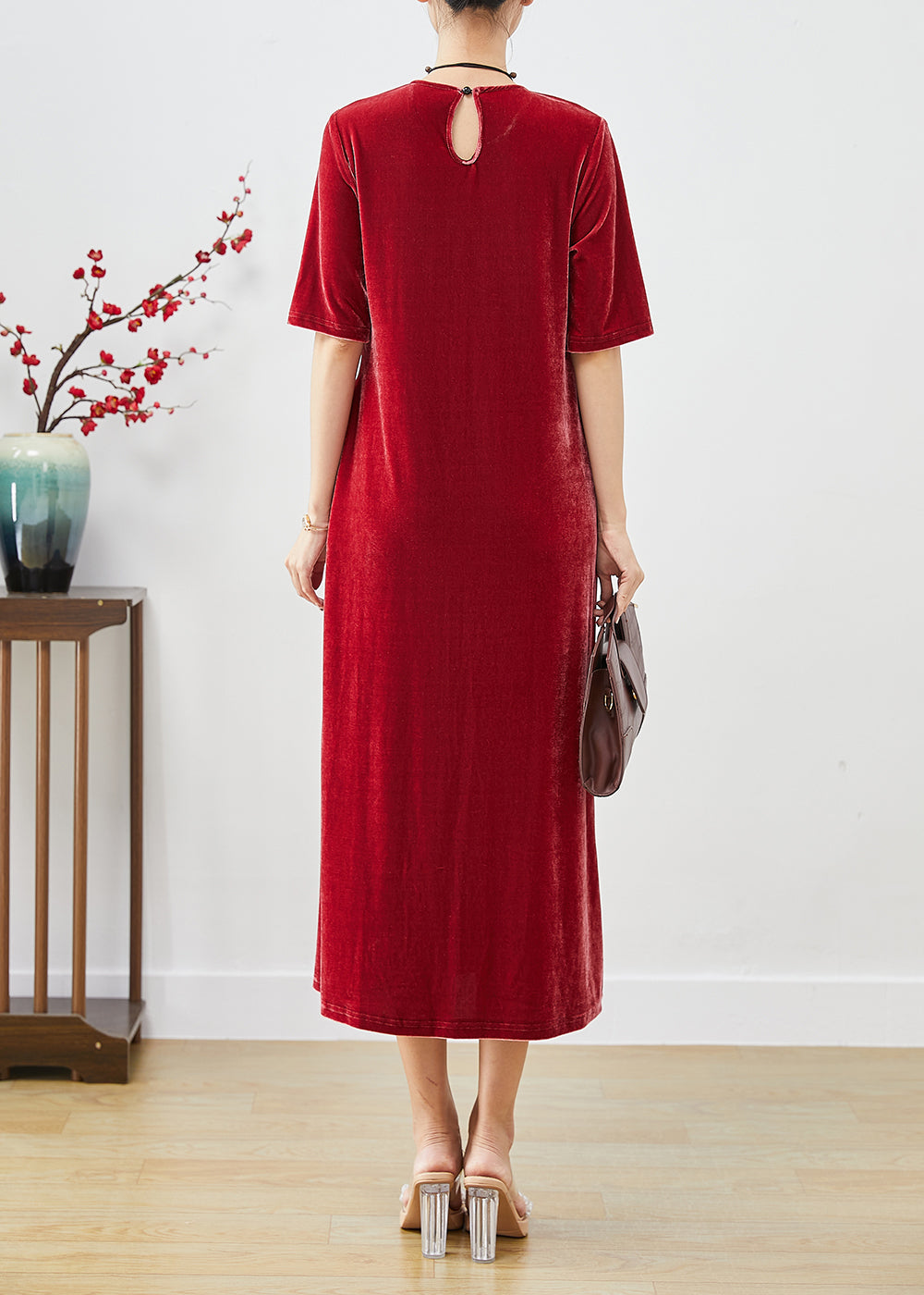 Gracefully Styled Dress for Any Occasion