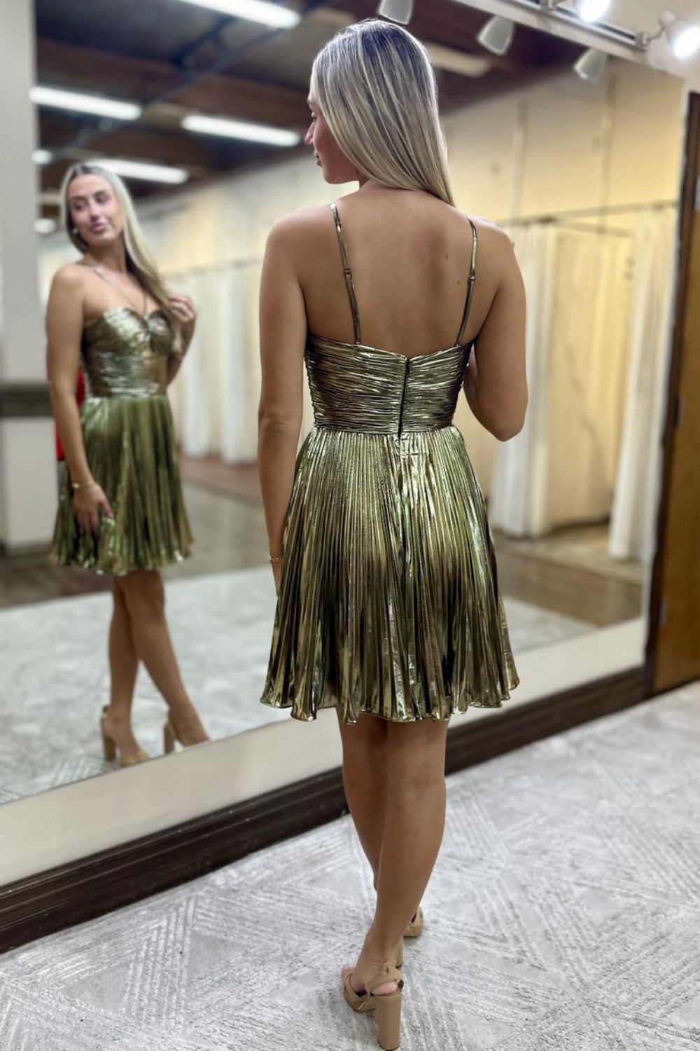 A-Line Halter Neck Short Metallic Homecoming Dress with Pleating