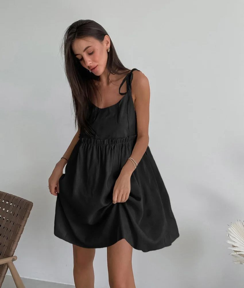 Leocadia Chic and Versatile Dress for Women Feminine Flowy Style