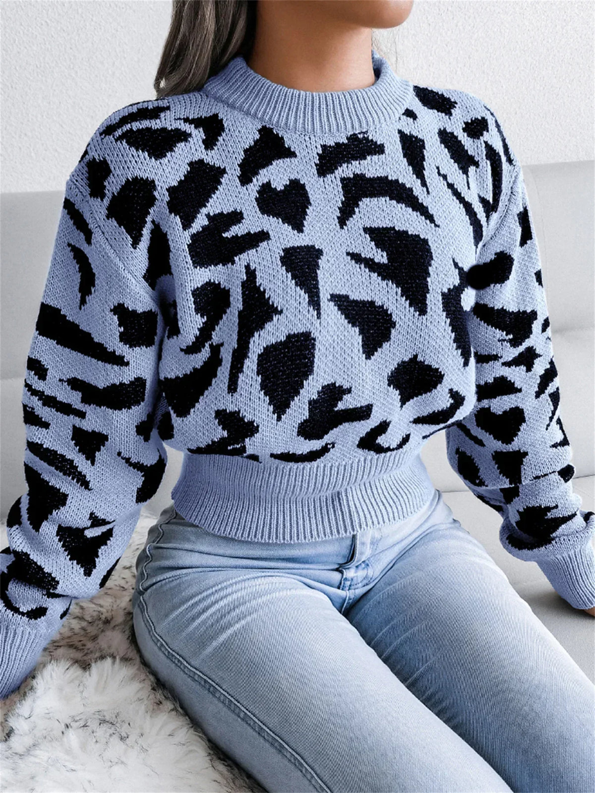 Leopard Print Crew Neck Drop Shoulder Ribbed Hem Cropped Sweater 4