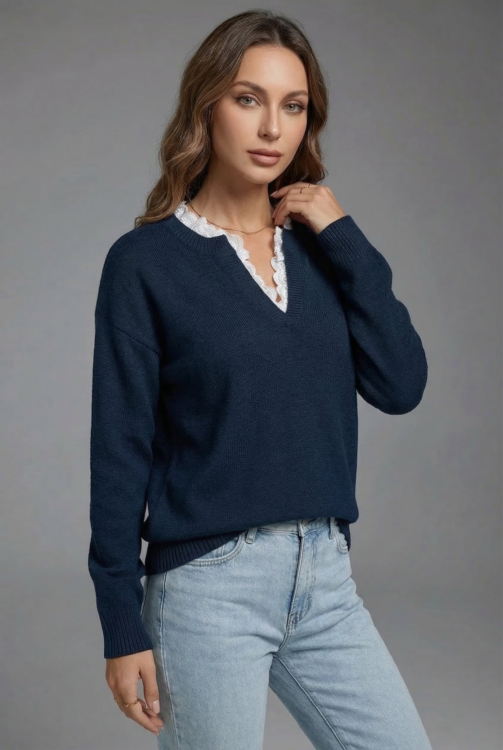 Elegant Feminine Blouse with Soft Fabric and Versatile Design