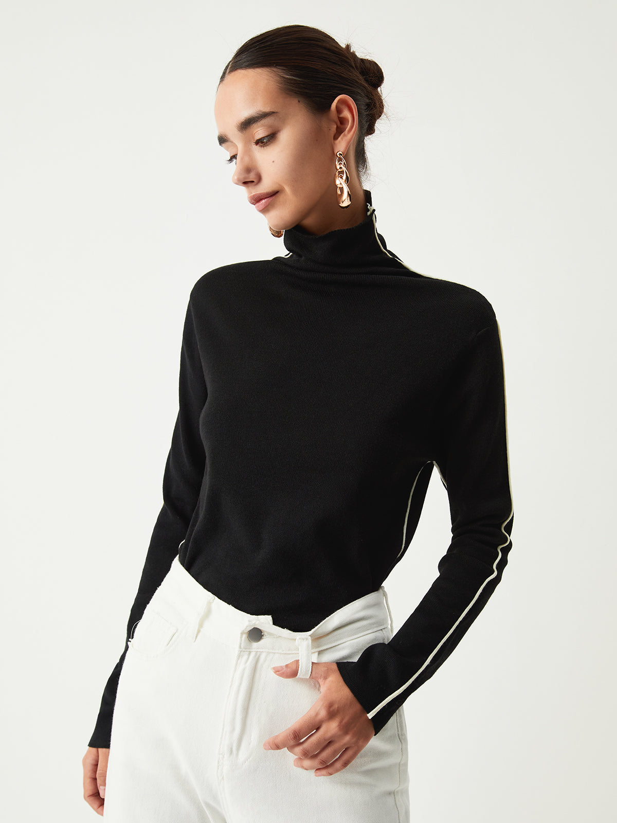 Contrast Piping Turtleneck Long Sleeve Fitted Knit Top 3