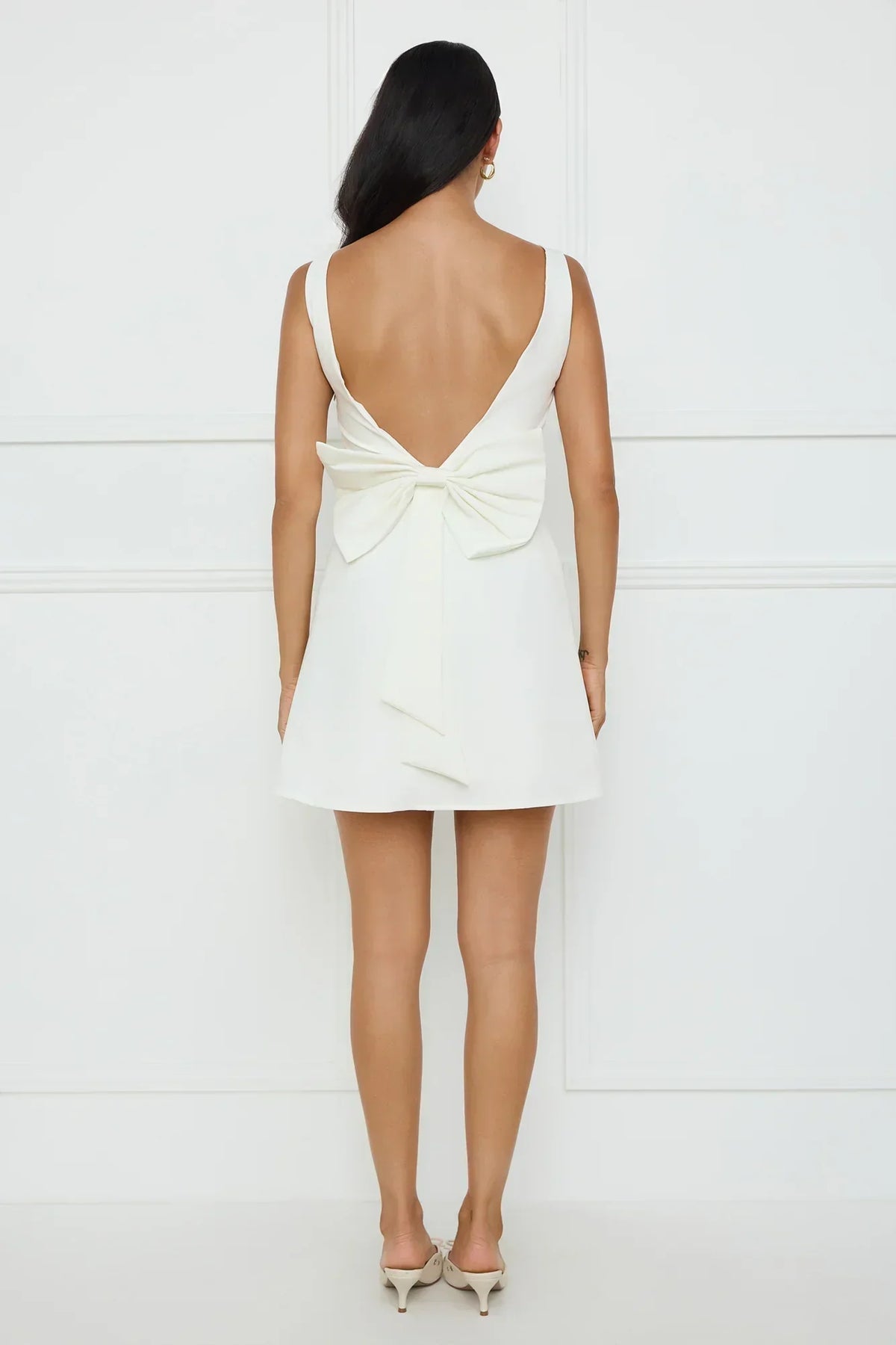 Boat Neck Sleeveless Open Back Bow Shift Mini Dress 8