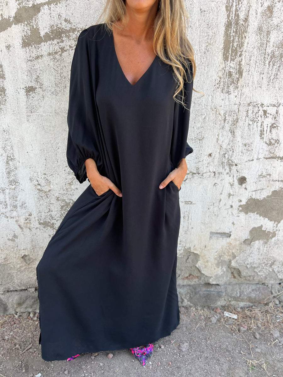 Tailored Dress Inspired by Contemporary Streetwear Fashion 9