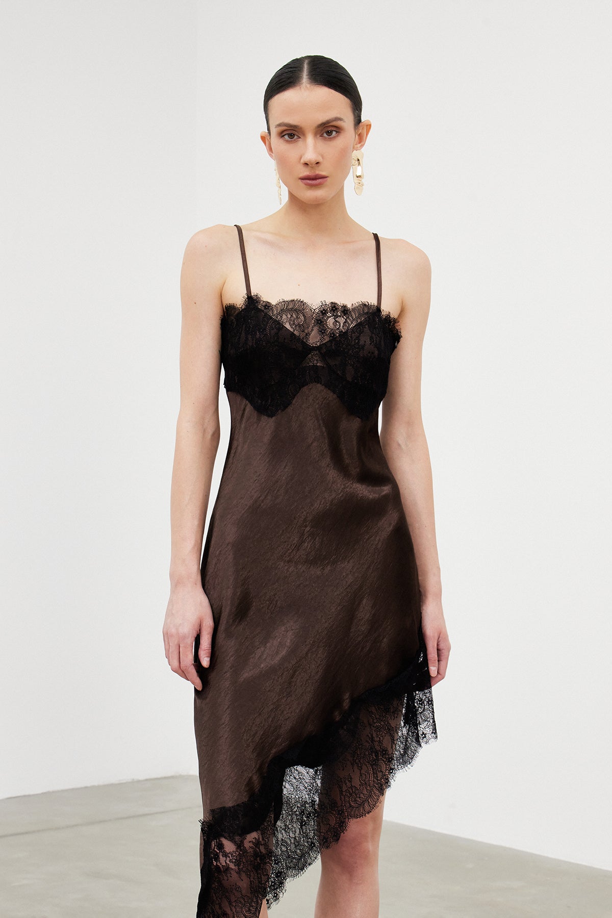 Bess Spaghetti Lace Midi Dress - View 5