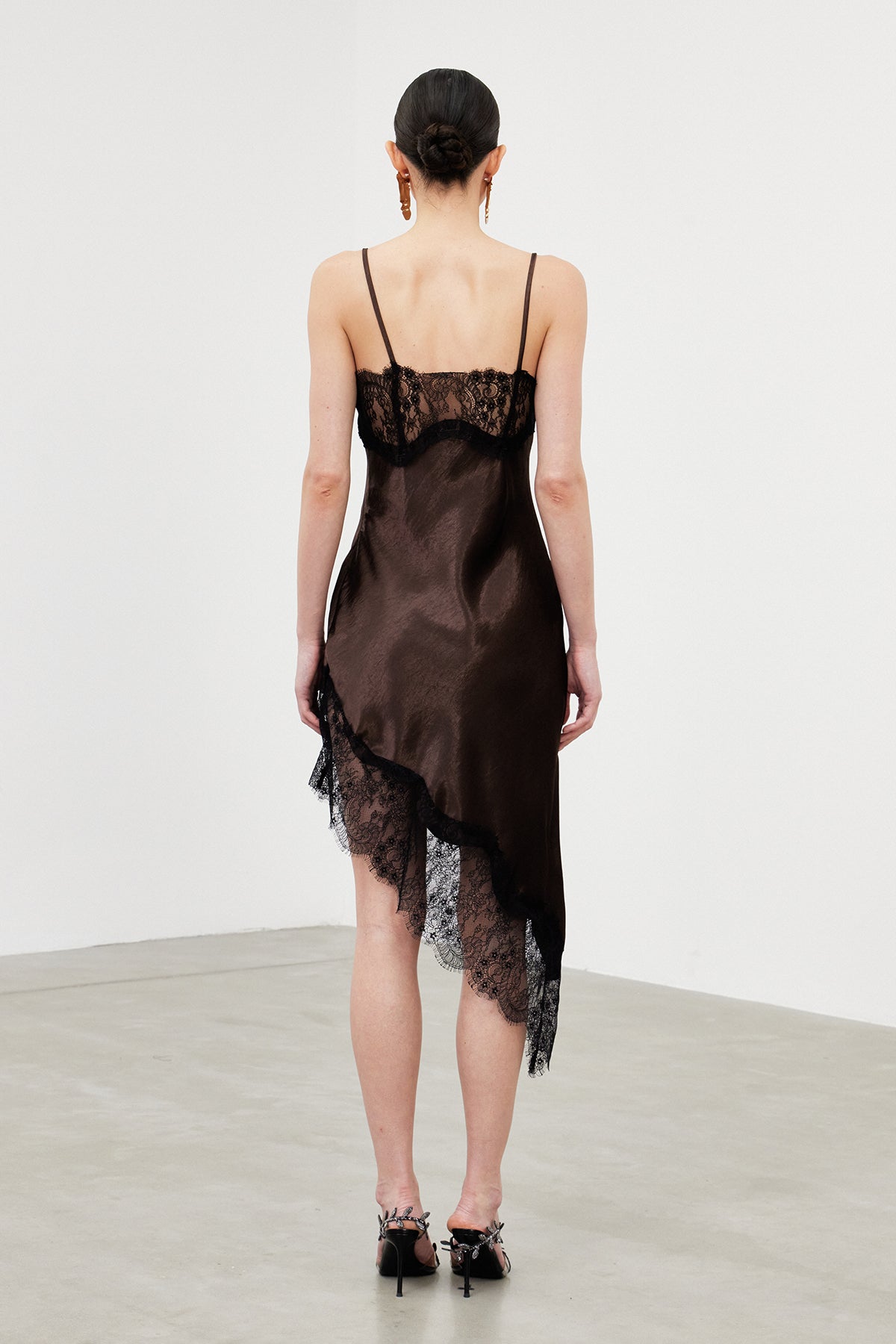 Bess Spaghetti Lace Midi Dress - View 4