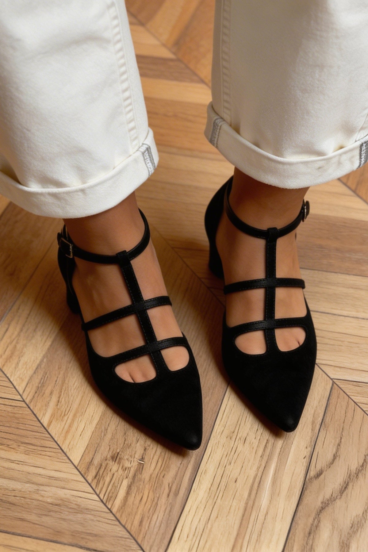 Suede Look Pointed Toe T-Strap Block Heel Pumps