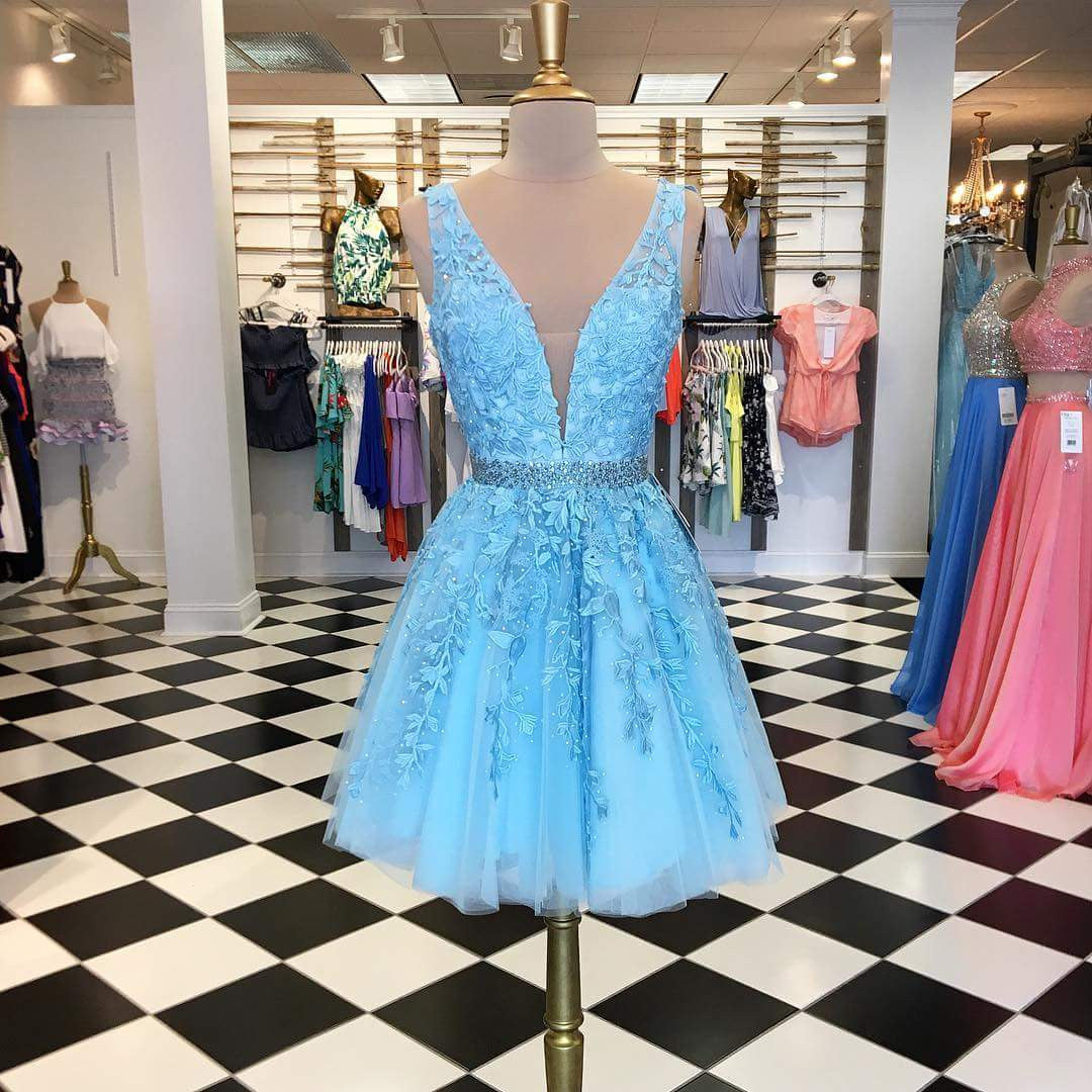 Lace Appliqué Deep V-Neck Beaded Waist Tulle A-Line Homecoming Dress 4