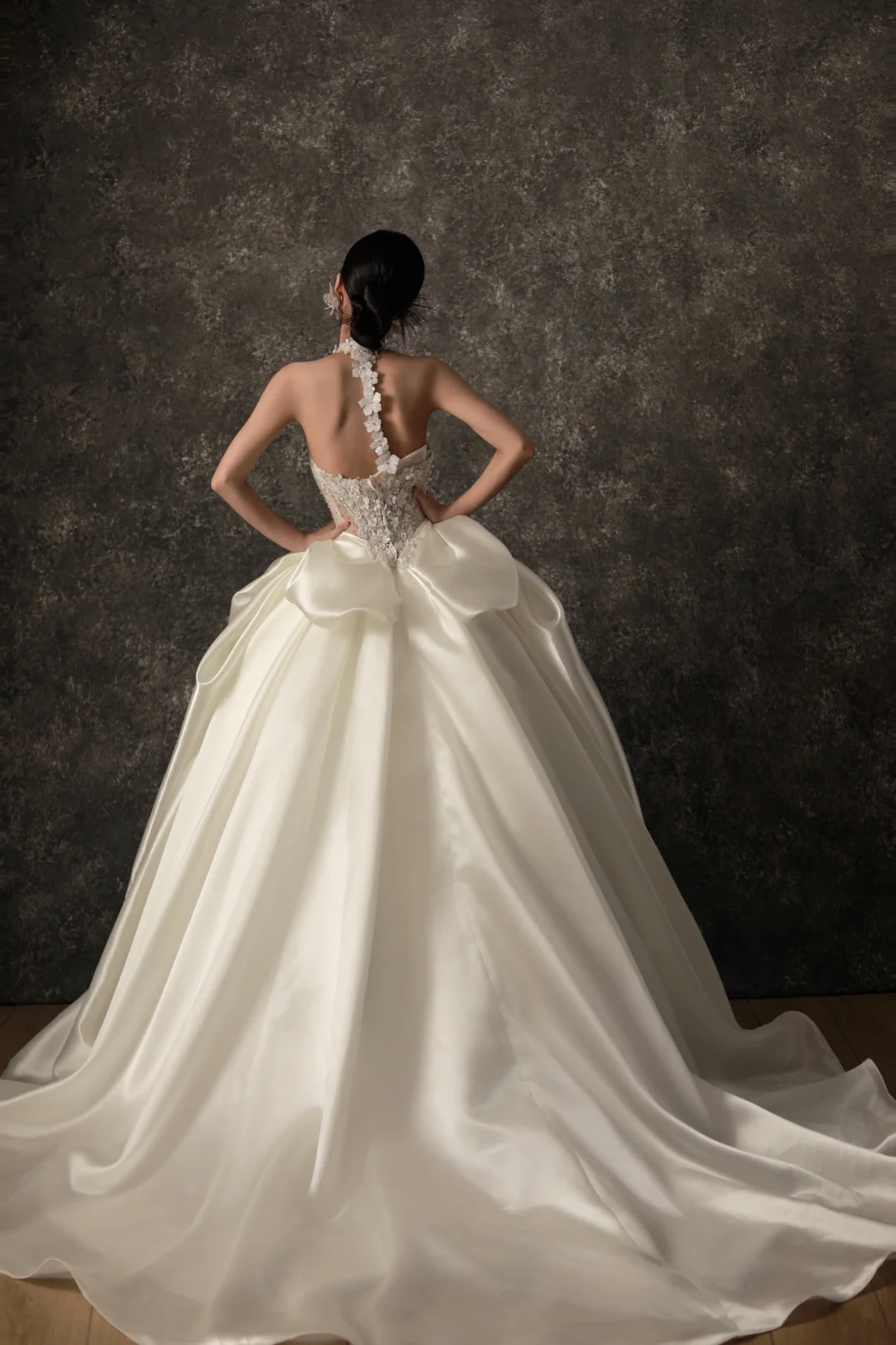 Unique Ball Gown Halter Ivory Satin Applique Long Wedding Dresses C3840