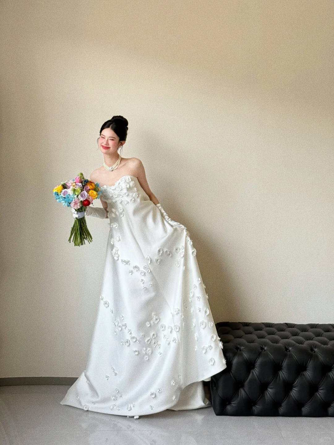 Elegant Strapless White Satin Applique With Gloves Long Wedding Dresses C3854