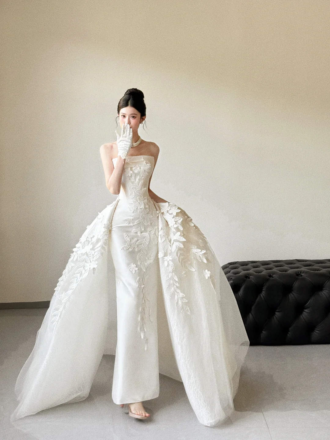 Unique Mermaid Strapless White Satin Tulle Applique With Gloves Long Wedding Dresses C3855