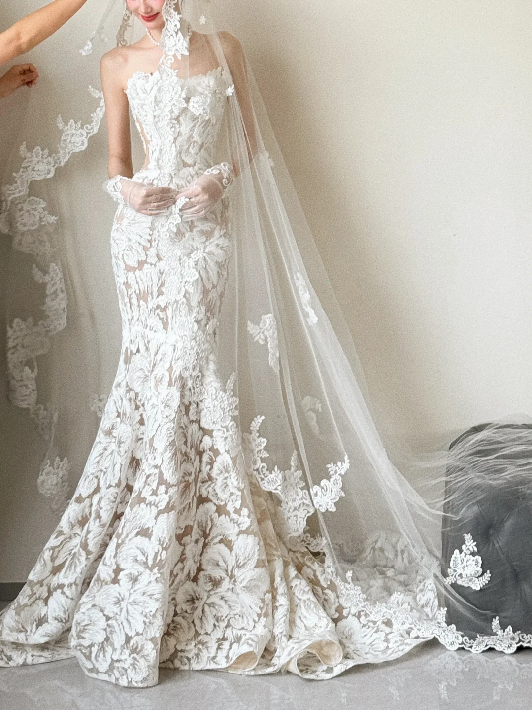 Dreamy Mermaid Strapless Tulle Applique With Gloves Long Wedding Dresses C3857